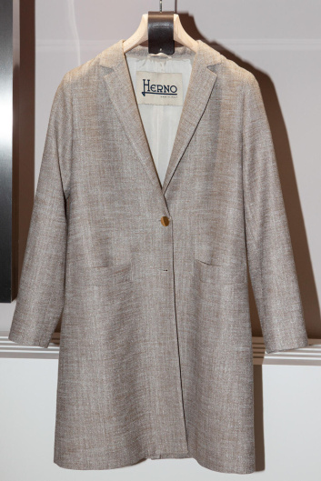 Fotoservizio/SS 2023/WOMEN/PRESENTAZIONE/HERNO/DP2/60