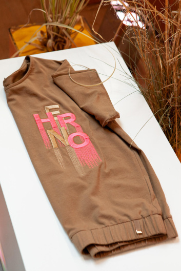 Fotoservizio/SS 2023/WOMEN/PRESENTAZIONE/HERNO/DP2/61