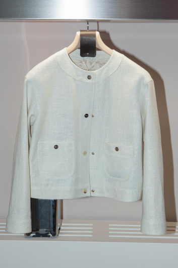 Fotoservizio/SS 2023/WOMEN/PRESENTAZIONE/HERNO/DP2/55
