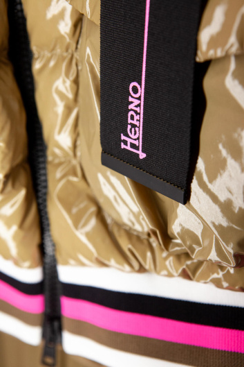 Fotoservizio/SS 2023/WOMEN/PRESENTAZIONE/HERNO/DP2/67