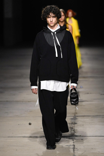 Fotoservizio/SS 2023/WOMEN/SFILATA/ONITSUKA TIGER/DP2/21