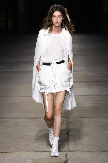 Fotoservizio/SS 2023/WOMEN/SFILATA/ONITSUKA TIGER/DP2/15
