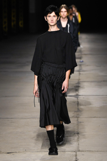 Fotoservizio/SS 2023/WOMEN/SFILATA/ONITSUKA TIGER/DP2/25