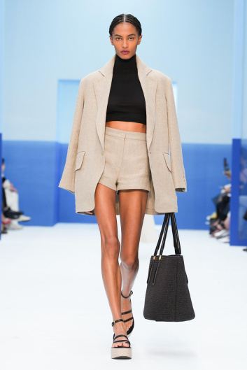 Fotoservizio/SS 2023/WOMEN/SFILATA/MAX MARA/DP2/3