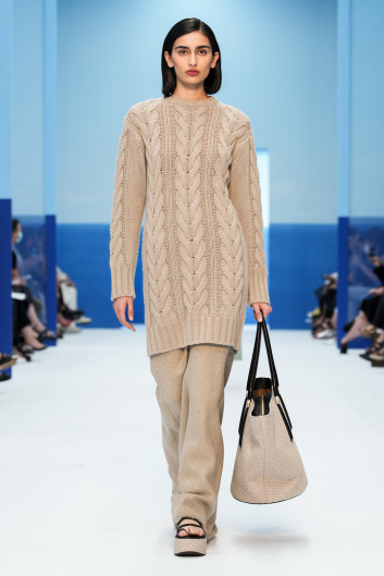 Fotoservizio/SS 2023/WOMEN/SFILATA/MAX MARA/DP2/27