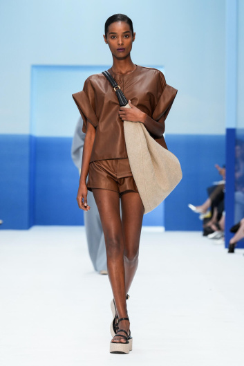Fotoservizio/SS 2023/WOMEN/SFILATA/MAX MARA/DP2/34