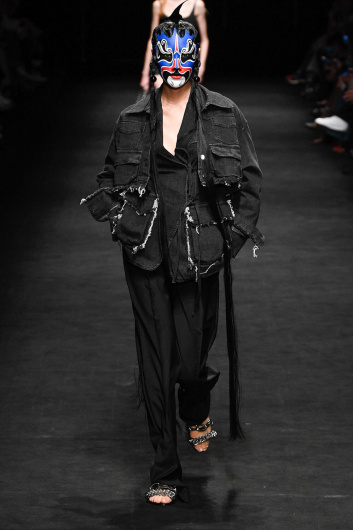 Fotoservizio/SS 2023/WOMEN/SFILATA/ACT N°1/DP2/2