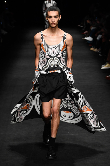 Fotoservizio/SS 2023/WOMEN/SFILATA/ACT N°1/DP2/10