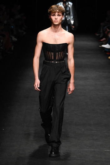Fotoservizio/SS 2023/WOMEN/SFILATA/ACT N°1/DP2/2