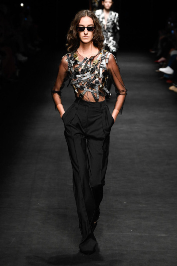 Fotoservizio/SS 2023/WOMEN/SFILATA/ACT N°1/DP2/4