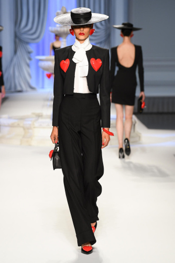 Fotoservizio/SS 2023/WOMEN/SFILATA/MOSCHINO/DP2/1