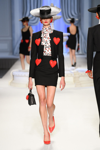 Fotoservizio/SS 2023/WOMEN/SFILATA/MOSCHINO/DP2/2