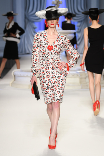 Fotoservizio/SS 2023/WOMEN/SFILATA/MOSCHINO/DP2/4
