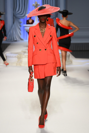 Fotoservizio/SS 2023/WOMEN/SFILATA/MOSCHINO/DP2/4