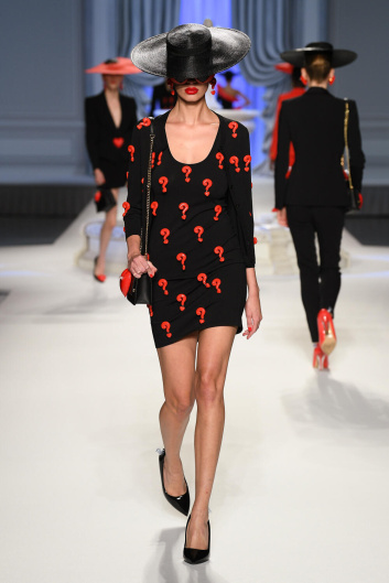 Fotoservizio/SS 2023/WOMEN/SFILATA/MOSCHINO/DP2/6