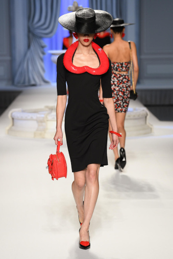 Fotoservizio/SS 2023/WOMEN/SFILATA/MOSCHINO/DP2/8