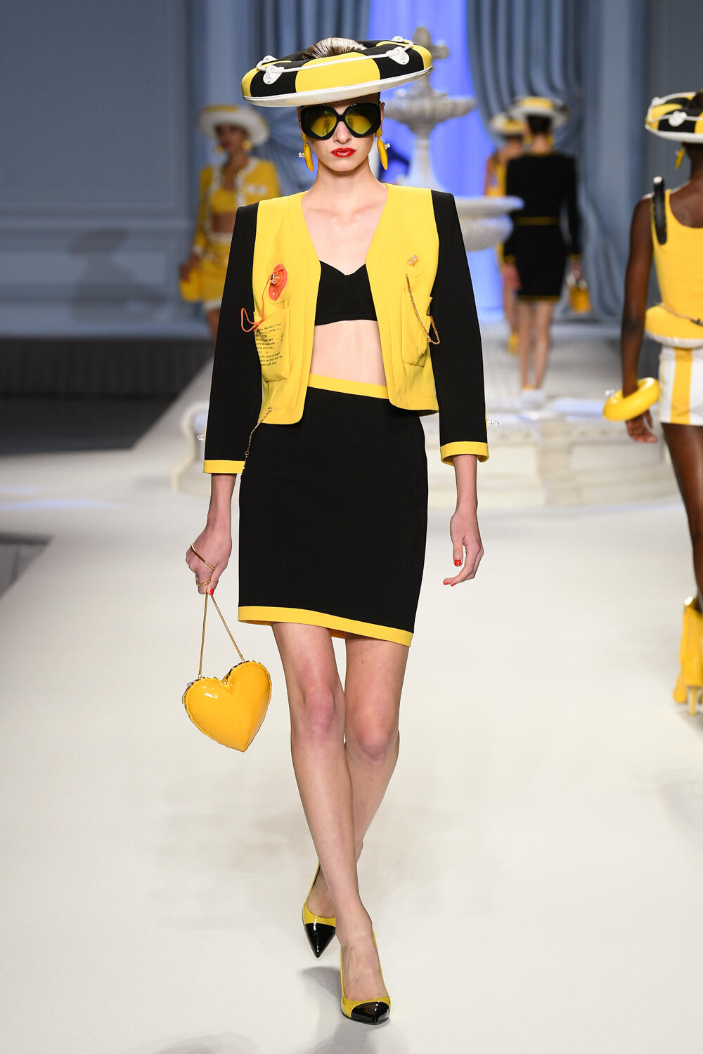 Fotoservizio/SS 2023/WOMEN/SFILATA/MOSCHINO/DP2/6