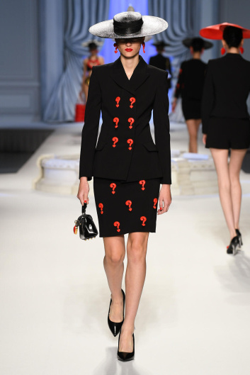 Fotoservizio/SS 2023/WOMEN/SFILATA/MOSCHINO/DP2/0