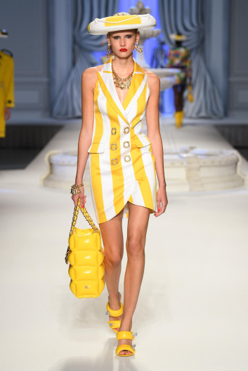 Fotoservizio/SS 2023/WOMEN/SFILATA/MOSCHINO/DP2/14
