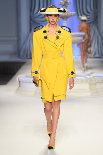 Fotoservizio/SS 2023/WOMEN/SFILATA/MOSCHINO/DP2/15
