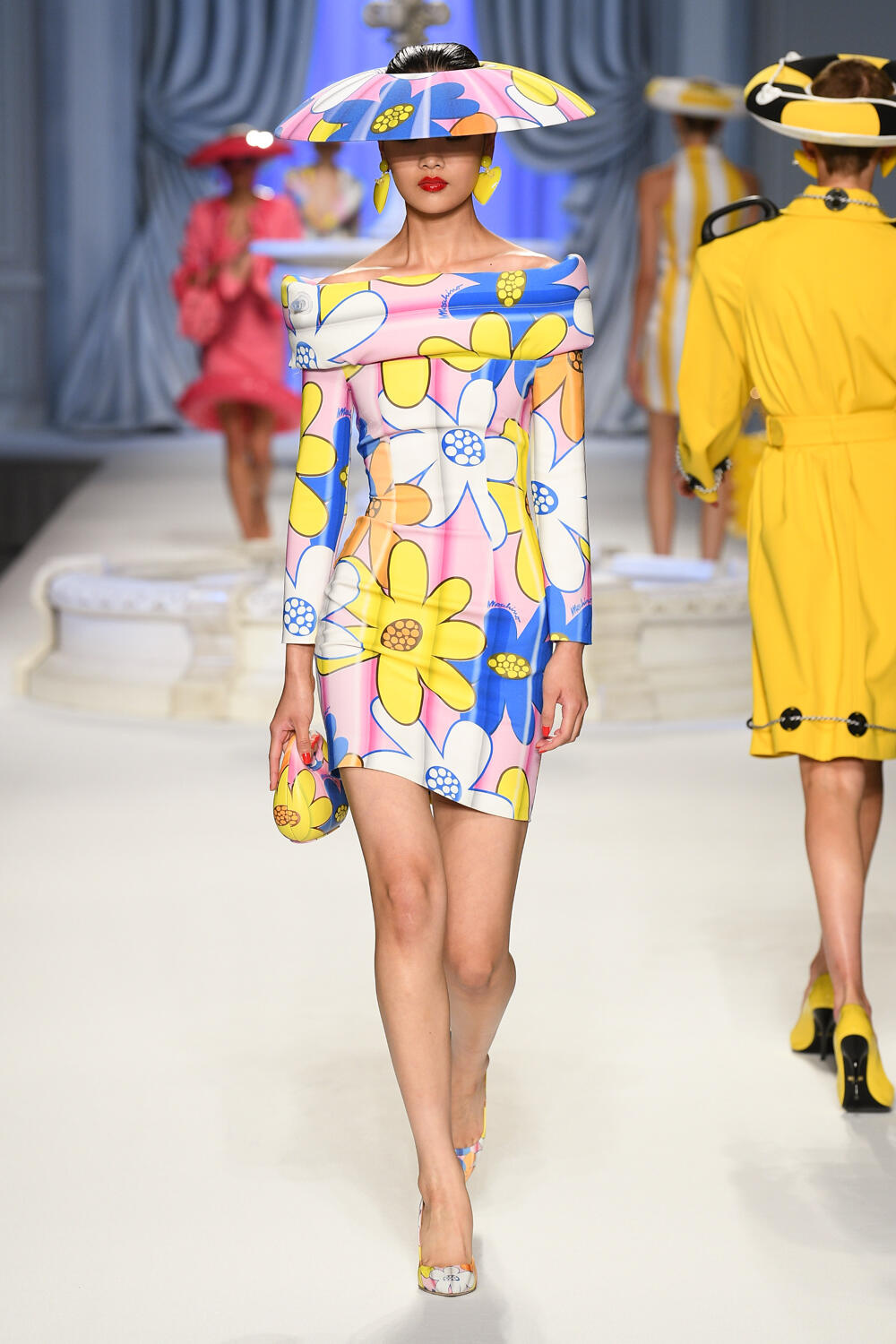 Fotoservizio/SS 2023/WOMEN/SFILATA/MOSCHINO/DP2/16