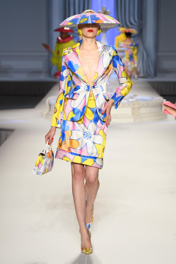 Fotoservizio/SS 2023/WOMEN/SFILATA/MOSCHINO/DP2/18