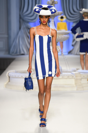 Fotoservizio/SS 2023/WOMEN/SFILATA/MOSCHINO/DP2/10