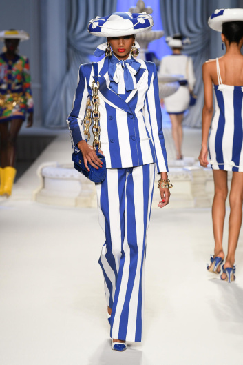 Fotoservizio/SS 2023/WOMEN/SFILATA/MOSCHINO/DP2/11