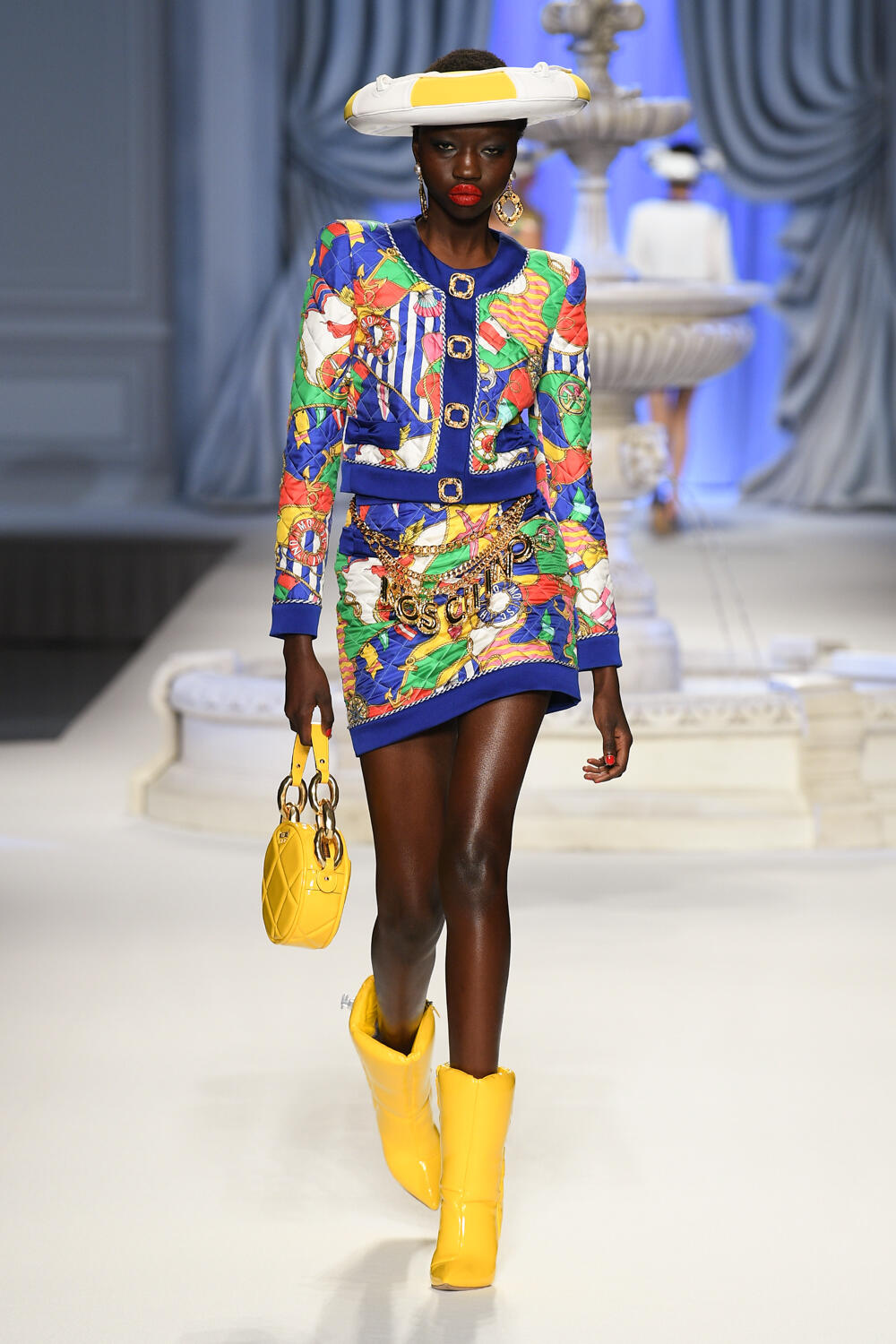 Fotoservizio/SS 2023/WOMEN/SFILATA/MOSCHINO/DP2/12