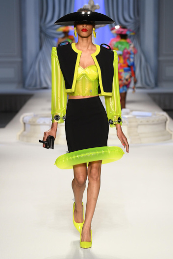 Fotoservizio/SS 2023/WOMEN/SFILATA/MOSCHINO/DP2/25