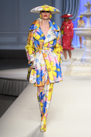 Fotoservizio/SS 2023/WOMEN/SFILATA/MOSCHINO/DP2/20