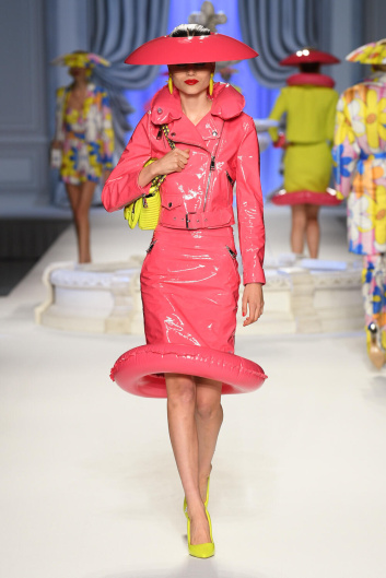 Fotoservizio/SS 2023/WOMEN/SFILATA/MOSCHINO/DP2/21