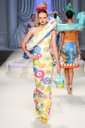 Fotoservizio/SS 2023/WOMEN/SFILATA/MOSCHINO/DP2/41
