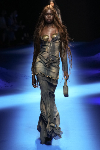 Fotoservizio/SS 2023/WOMEN/SFILATA/BLUMARINE/DP2/1