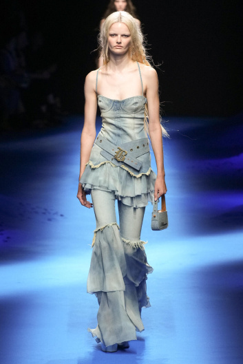 Fotoservizio/SS 2023/WOMEN/SFILATA/BLUMARINE/DP2/2