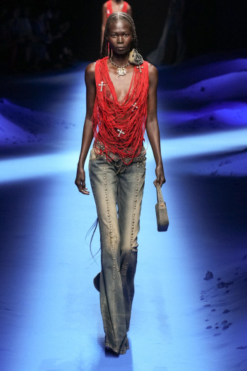 Fotoservizio/SS 2023/WOMEN/SFILATA/BLUMARINE/DP2/1