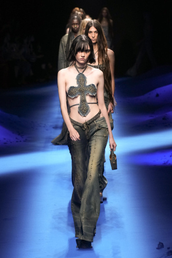 Fotoservizio/SS 2023/WOMEN/SFILATA/BLUMARINE/DP2/10