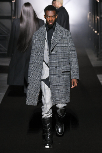 Fotoservizio/SS 2023/WOMEN/SFILATA/BOSS/DP2/6