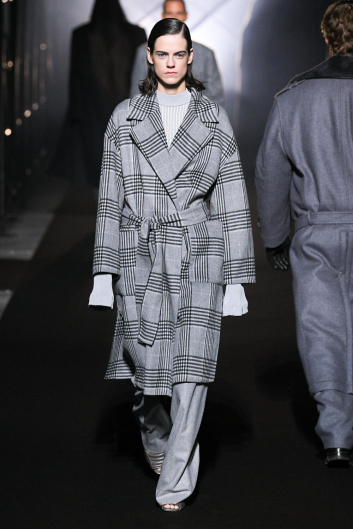 Fotoservizio/SS 2023/WOMEN/SFILATA/BOSS/DP2/7