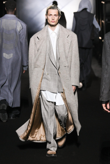 Fotoservizio/SS 2023/WOMEN/SFILATA/BOSS/DP2/2
