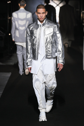 Fotoservizio/SS 2023/WOMEN/SFILATA/BOSS/DP2/1