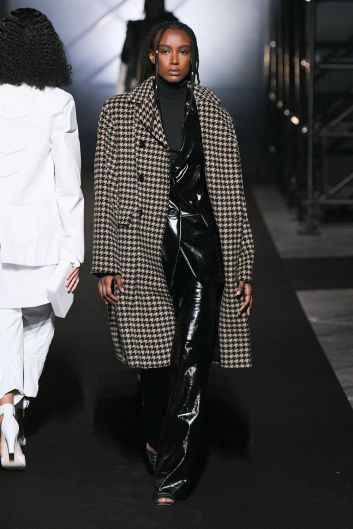 Fotoservizio/SS 2023/WOMEN/SFILATA/BOSS/DP2/3