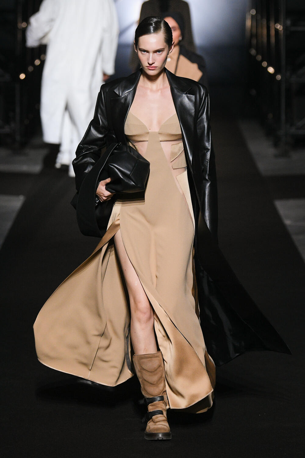 Fotoservizio/SS 2023/WOMEN/SFILATA/BOSS/DP2/1