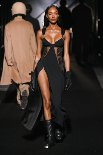Fotoservizio/SS 2023/WOMEN/SFILATA/BOSS/DP2/10