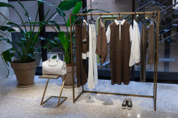 Fotoservizio/SS 2023/WOMEN/PRESENTAZIONE/KITON/DP2/11