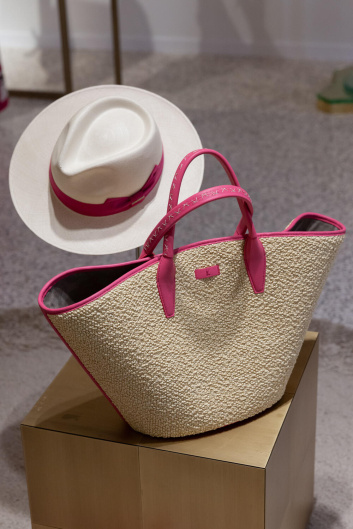 Fotoservizio/SS 2023/WOMEN/PRESENTAZIONE/KITON/DP2/69