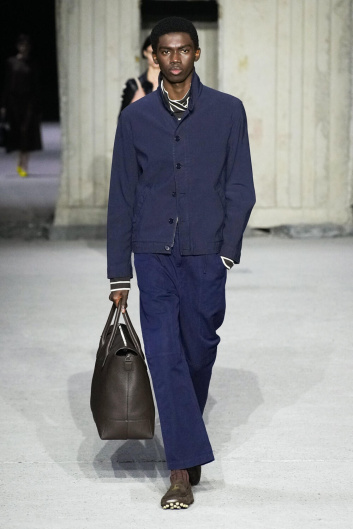 Fotoservizio/SS 2023/WOMEN/SFILATA/TOD'S/DP2/2