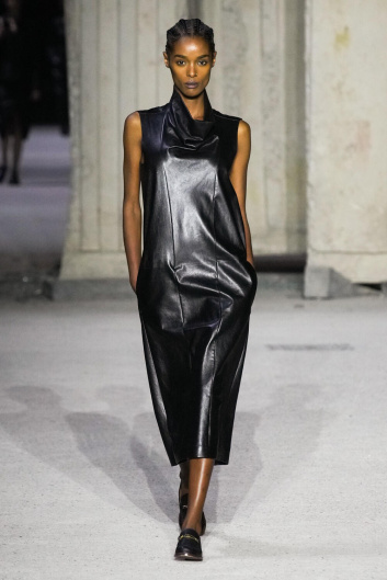 Fotoservizio/SS 2023/WOMEN/SFILATA/TOD'S/DP2/0