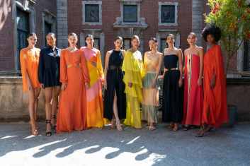 Fotoservizio/SS 2023/WOMEN/PRESENTAZIONE/RAQUEL DINIZ/DP2/4