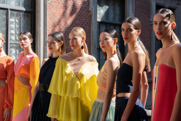 Fotoservizio/SS 2023/WOMEN/PRESENTAZIONE/RAQUEL DINIZ/DP2/5